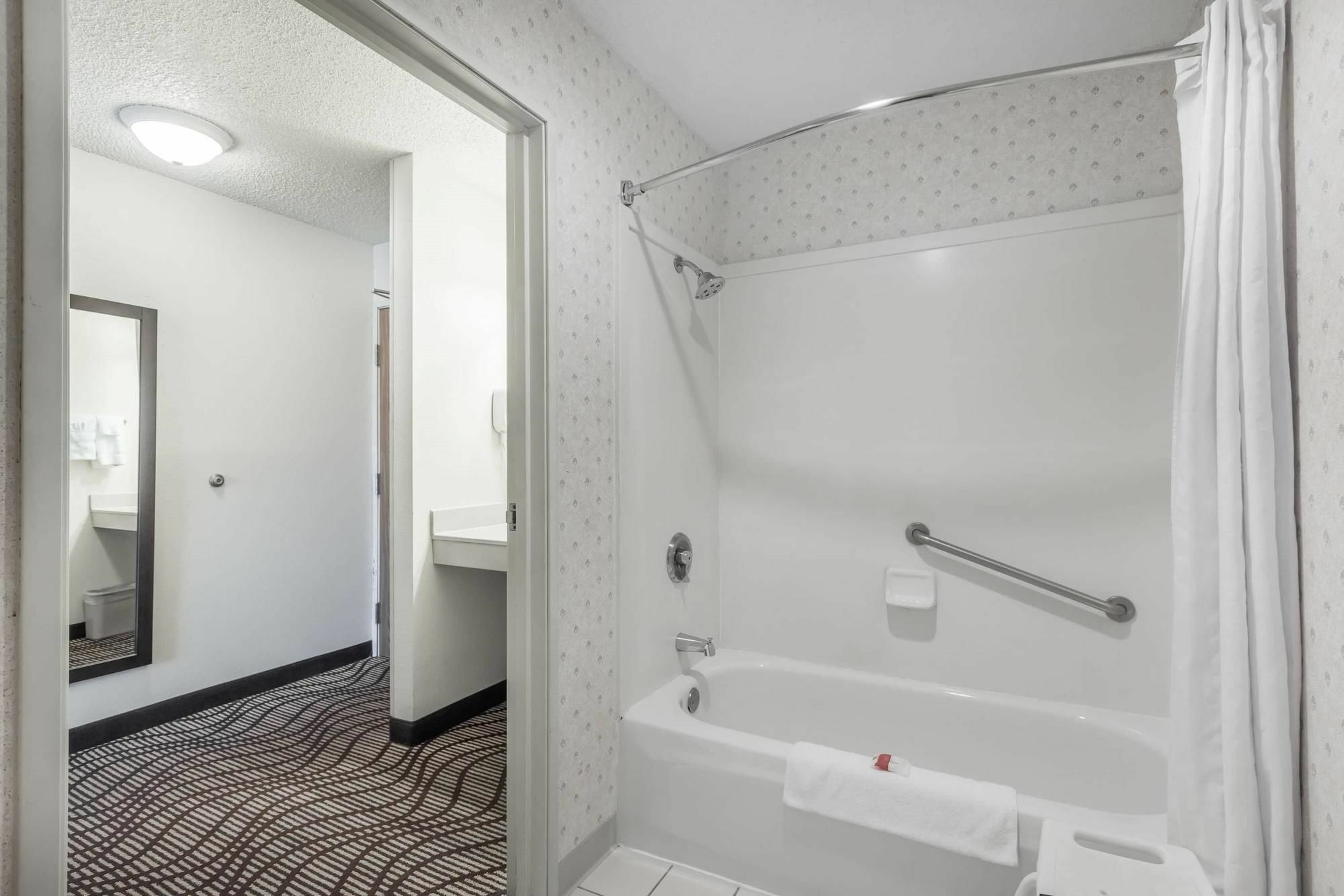 Ramada By Wyndham Coeur D'Alene Ξενοδοχείο Εξωτερικό φωτογραφία
